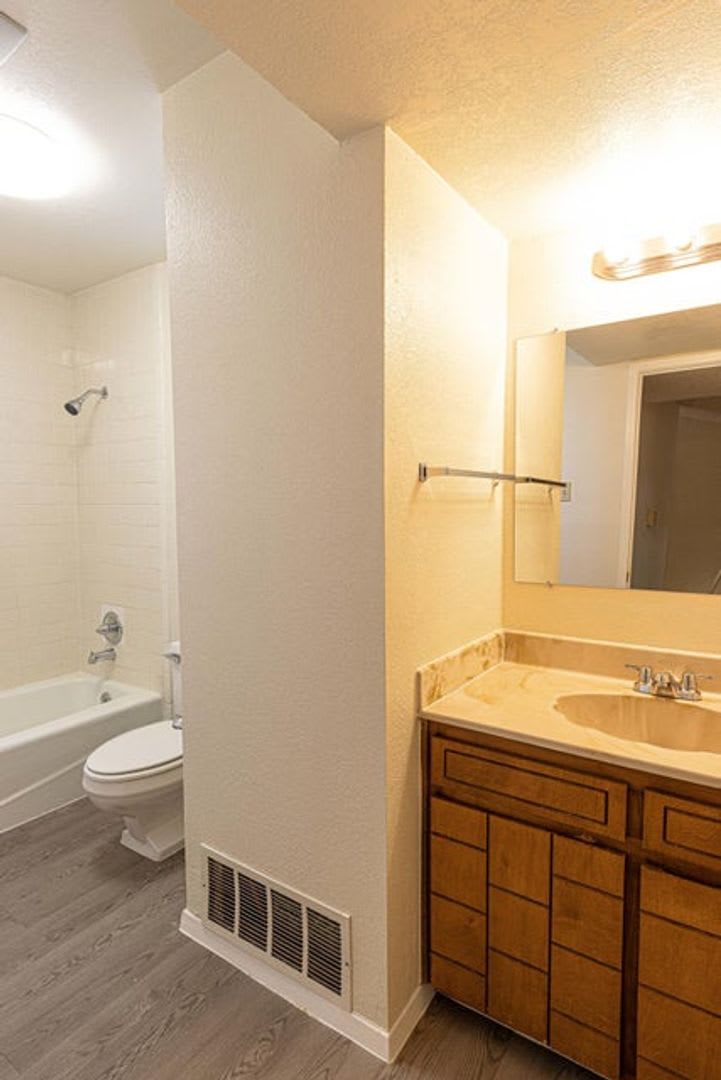 Cozy Townhome off Lee Trevino! – photo 5