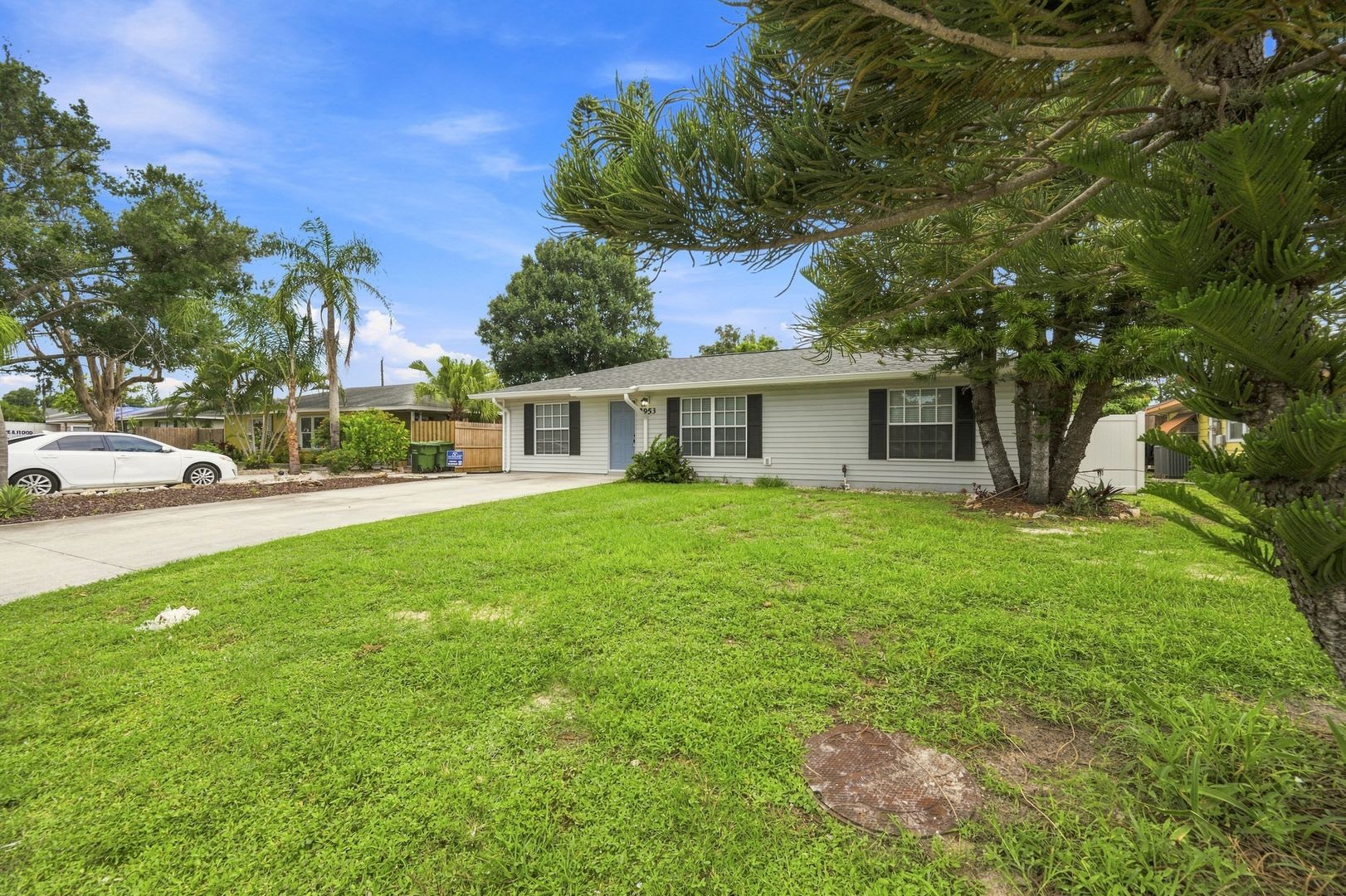 3-Bed/2-Bath Sarasota Gem: Private Pool & Central Location!! – photo 5