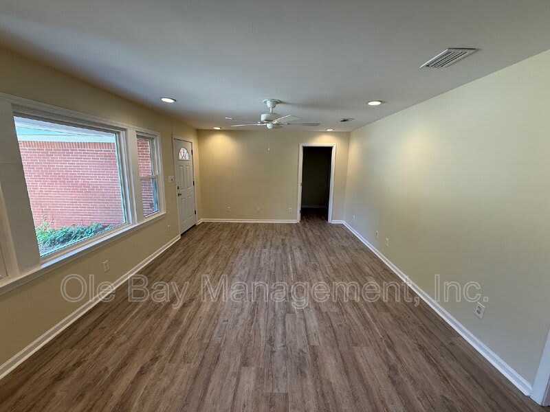 5011 Highcrest Drive – photo 2