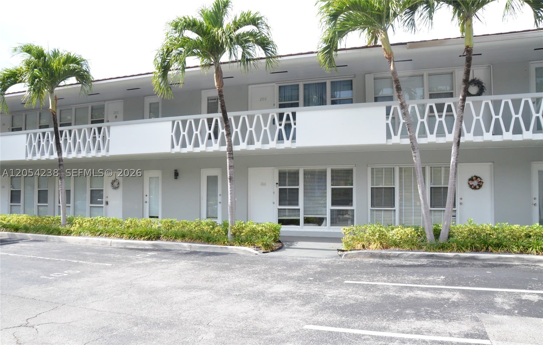 35 Edgewater Dr – photo 3