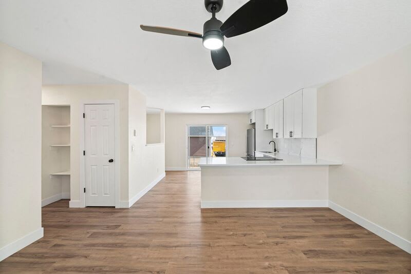 6364 Julian St – photo 4