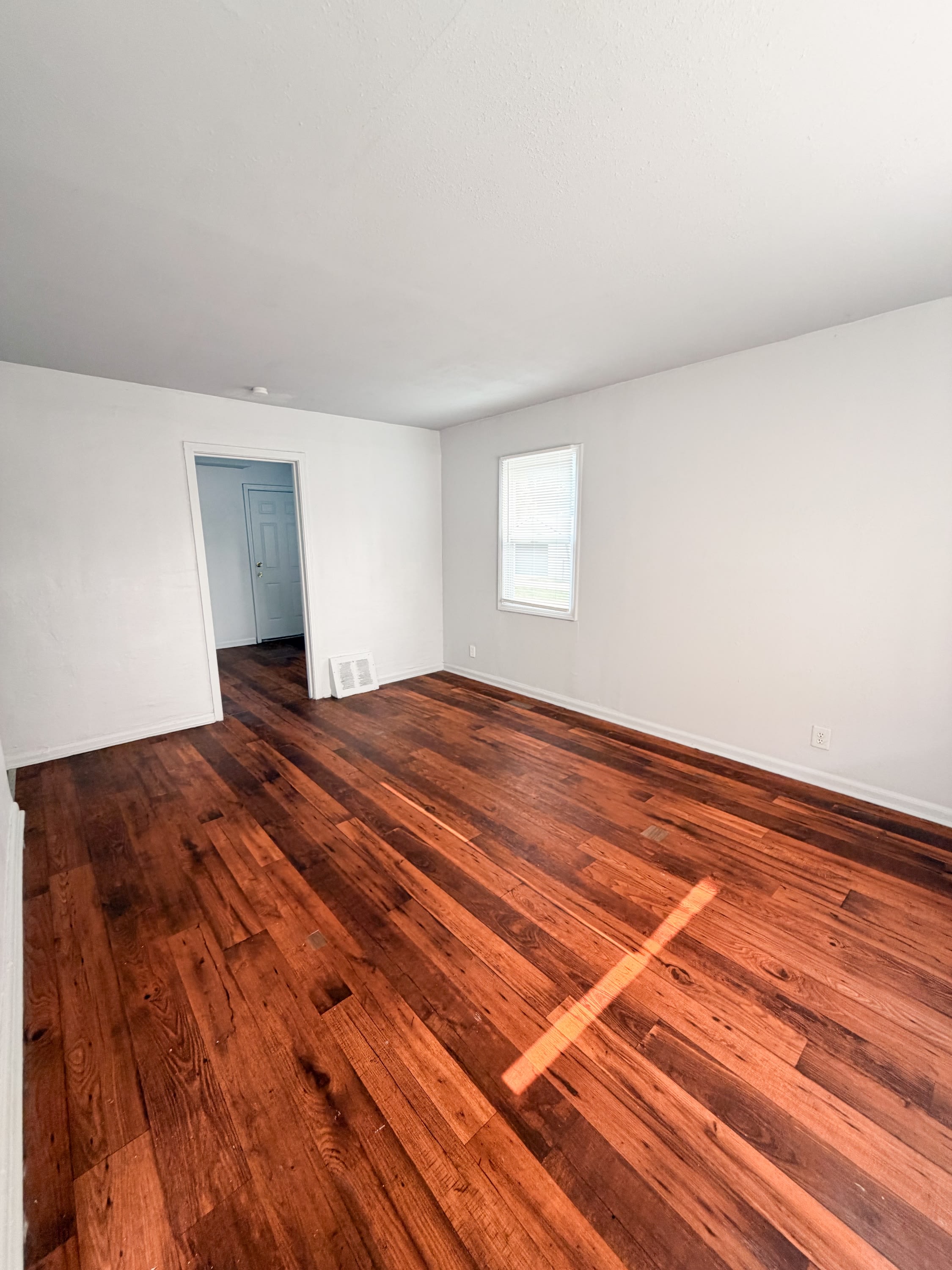 20400 Monica Street – photo 3