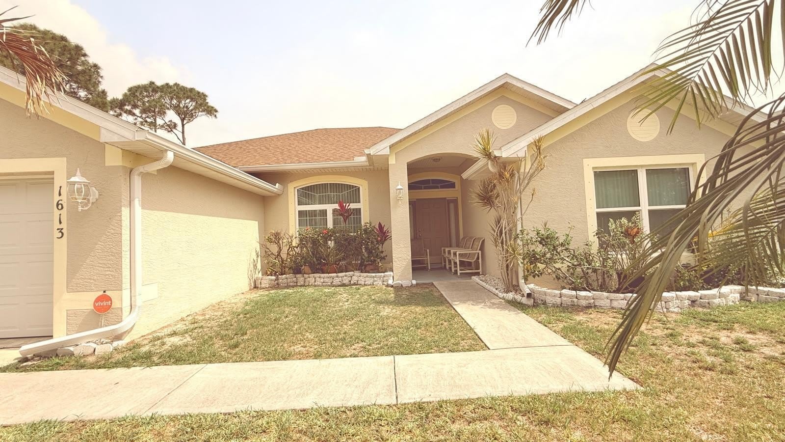 1613 SW Whipple Avenue – photo 2