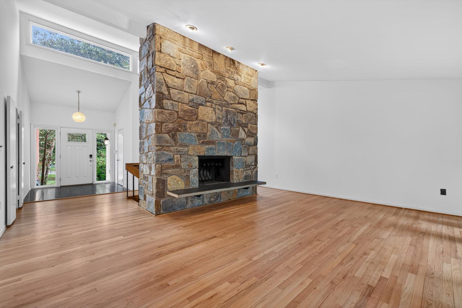 9404 Woodington Drive – photo 1