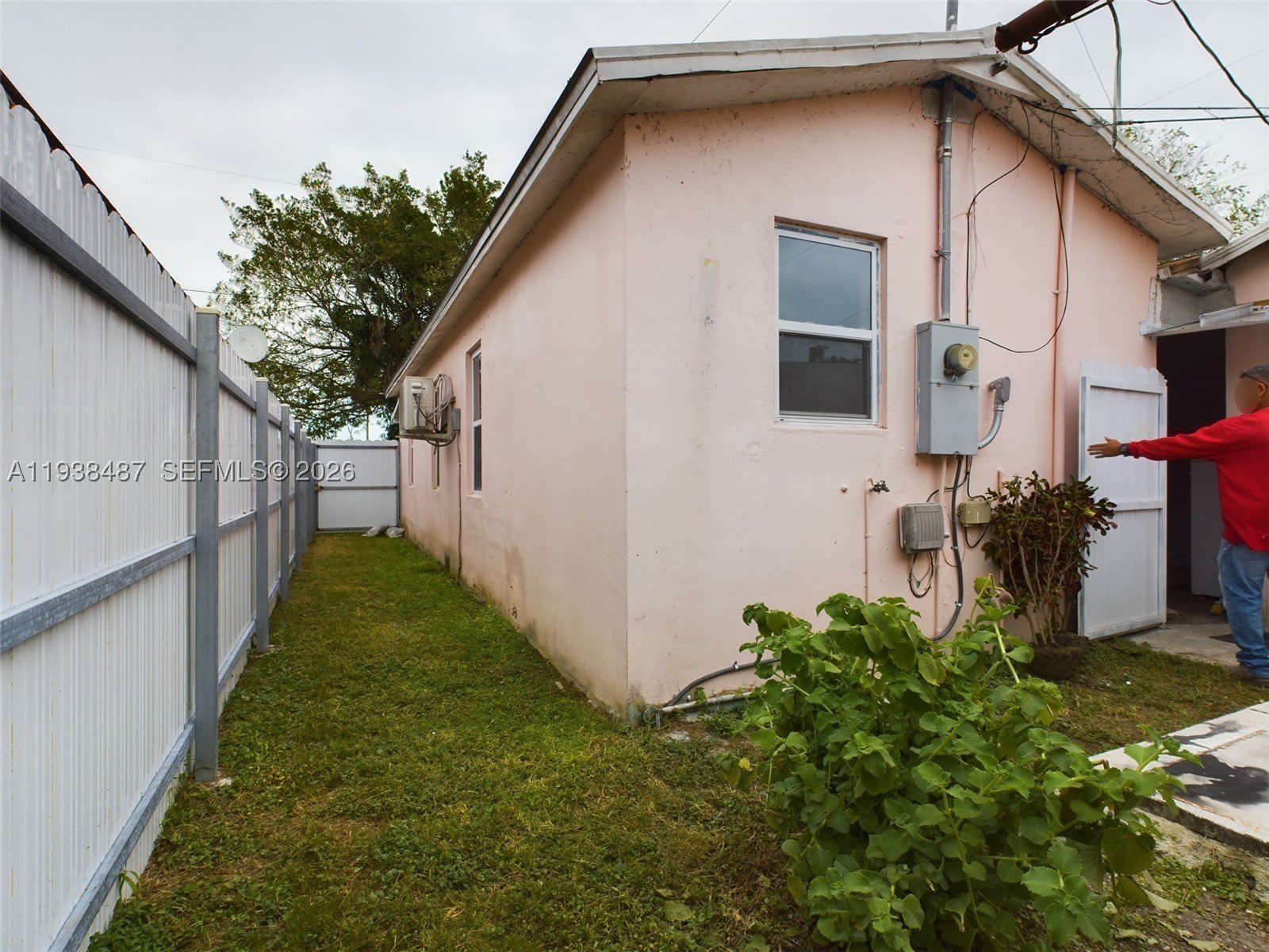 616 SW 8th – photo 3