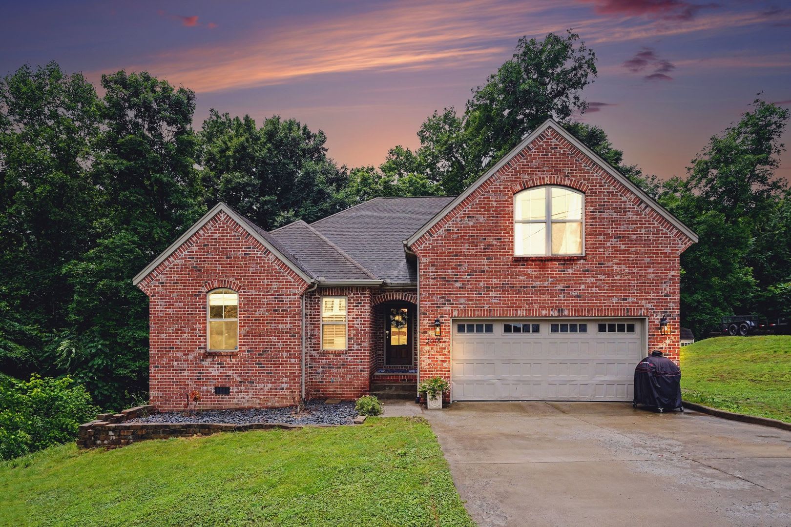 3 Bedroom 2 Bathroom Home – photo 2