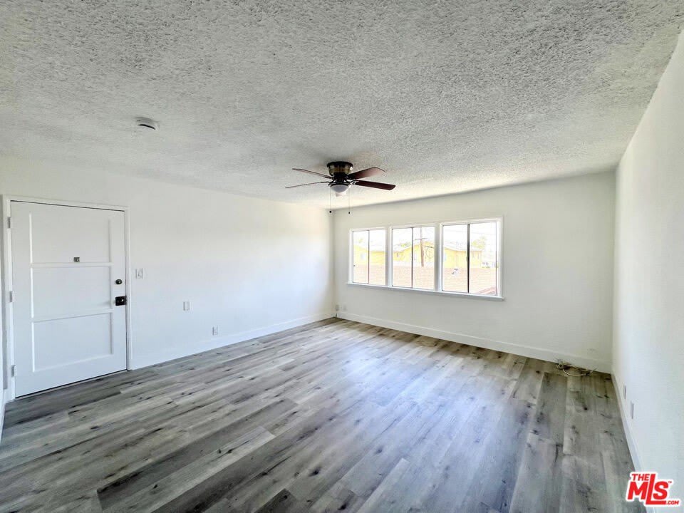254 E Lanzit Ave – photo 4