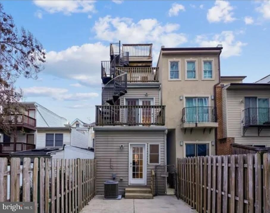 111 E Cross Street – photo 3