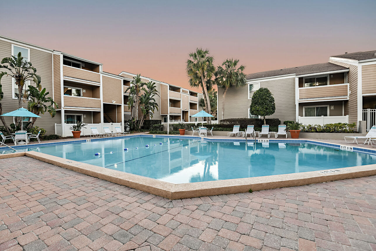 Spacious 3 Bed 2 Bath In Serenata With Pond Views – photo 2
