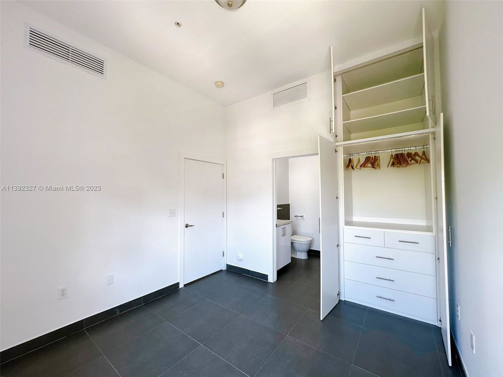 1600 Euclid Avenue – photo 5