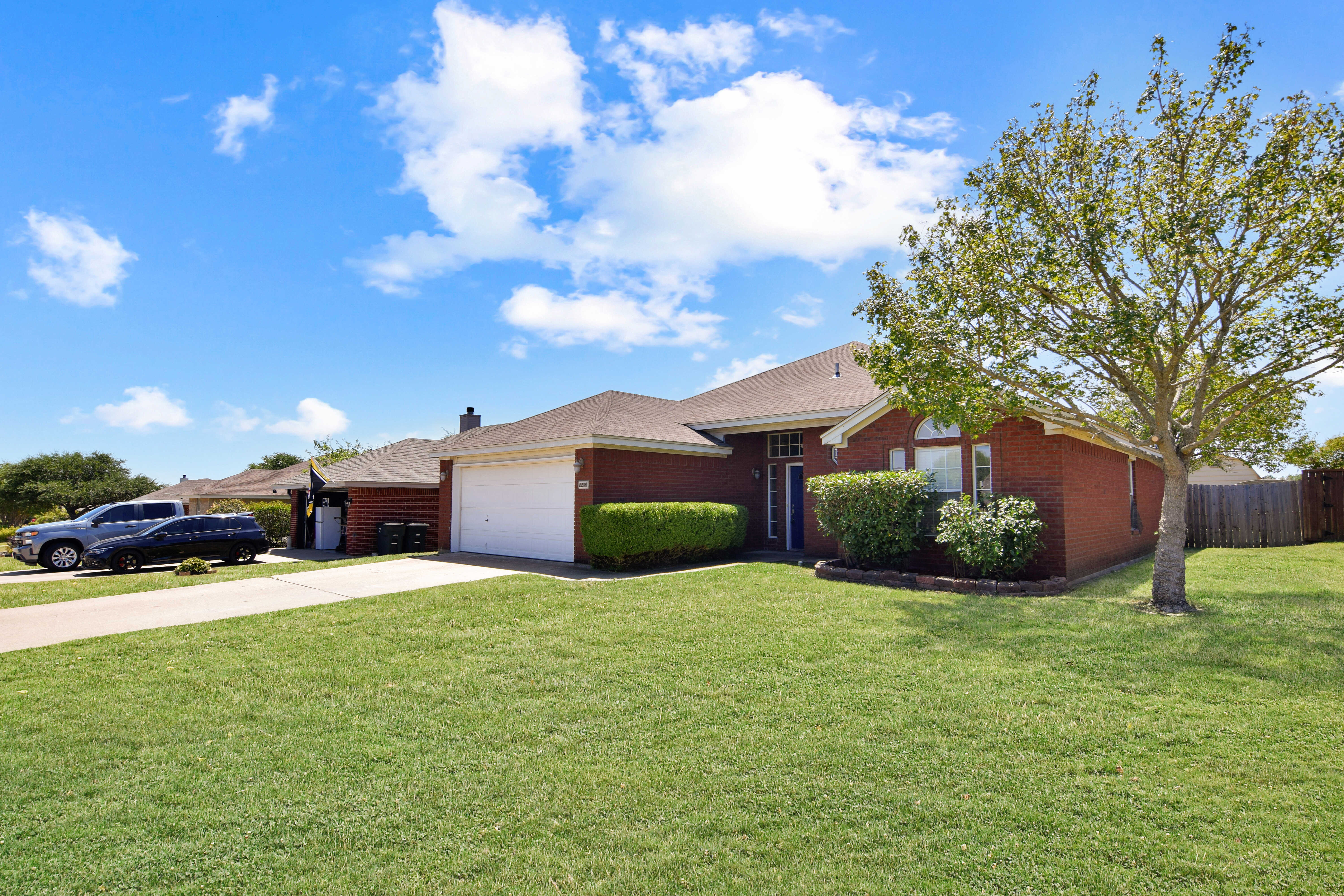 2206 Sandstone Dr – photo 2