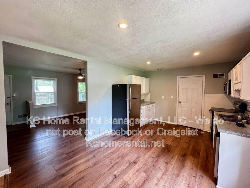 7313 E 109th Terrace – photo 4
