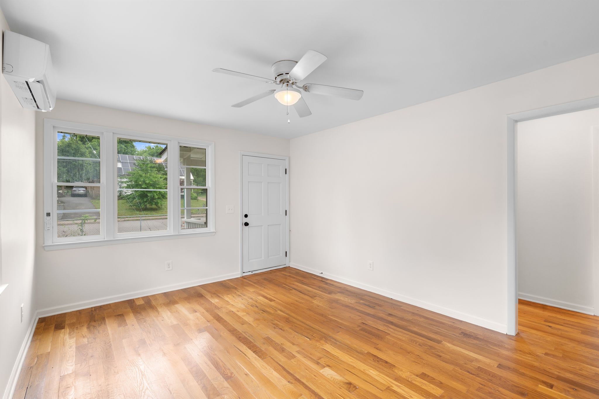 1036 Seymour Avenue – photo 1