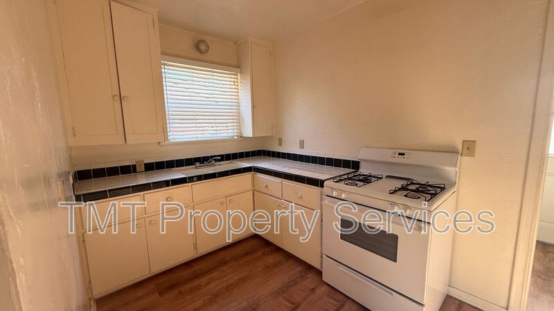 1541 Olive St – photo 5