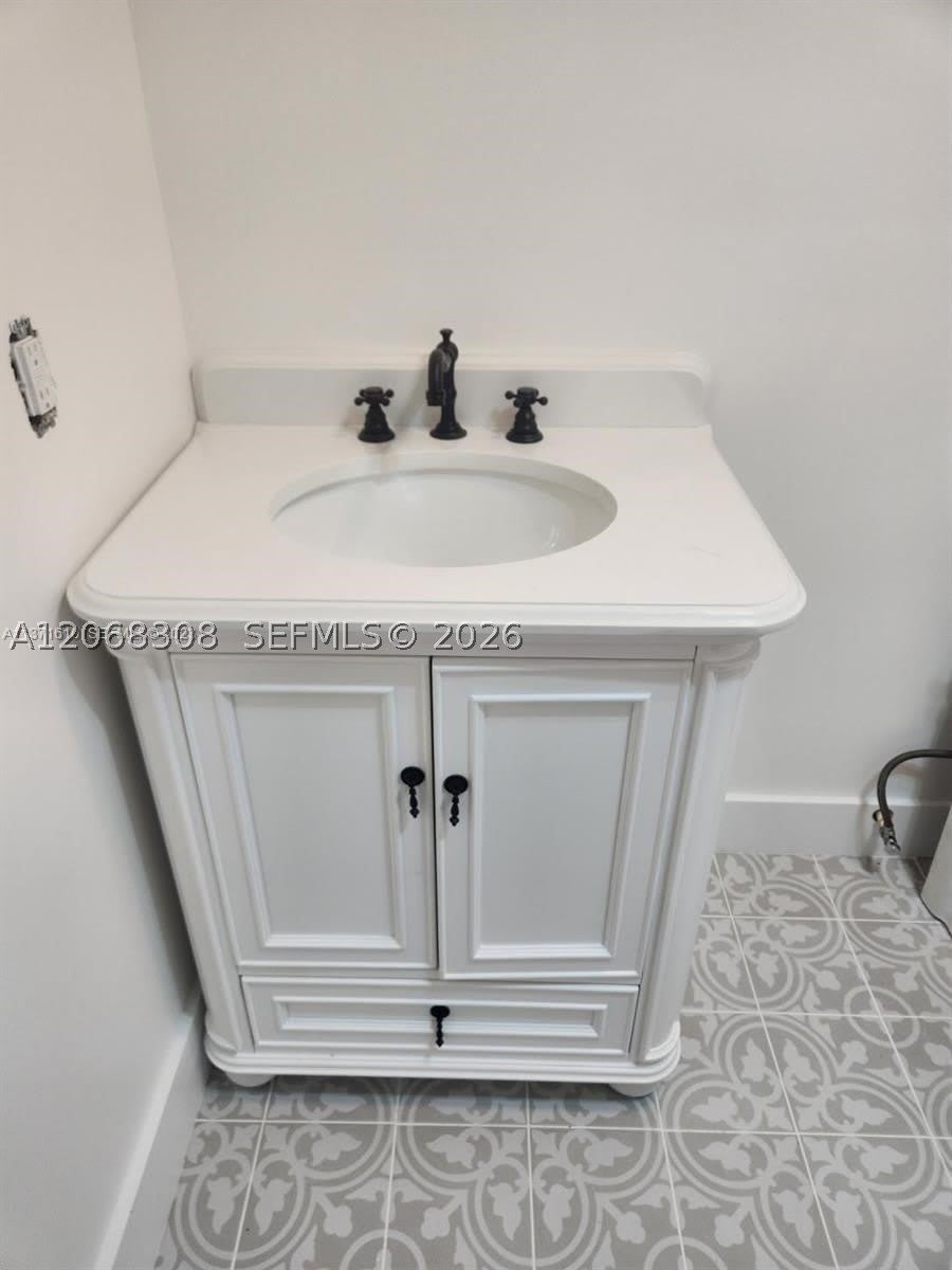 271 NE 12th Ave – photo 4