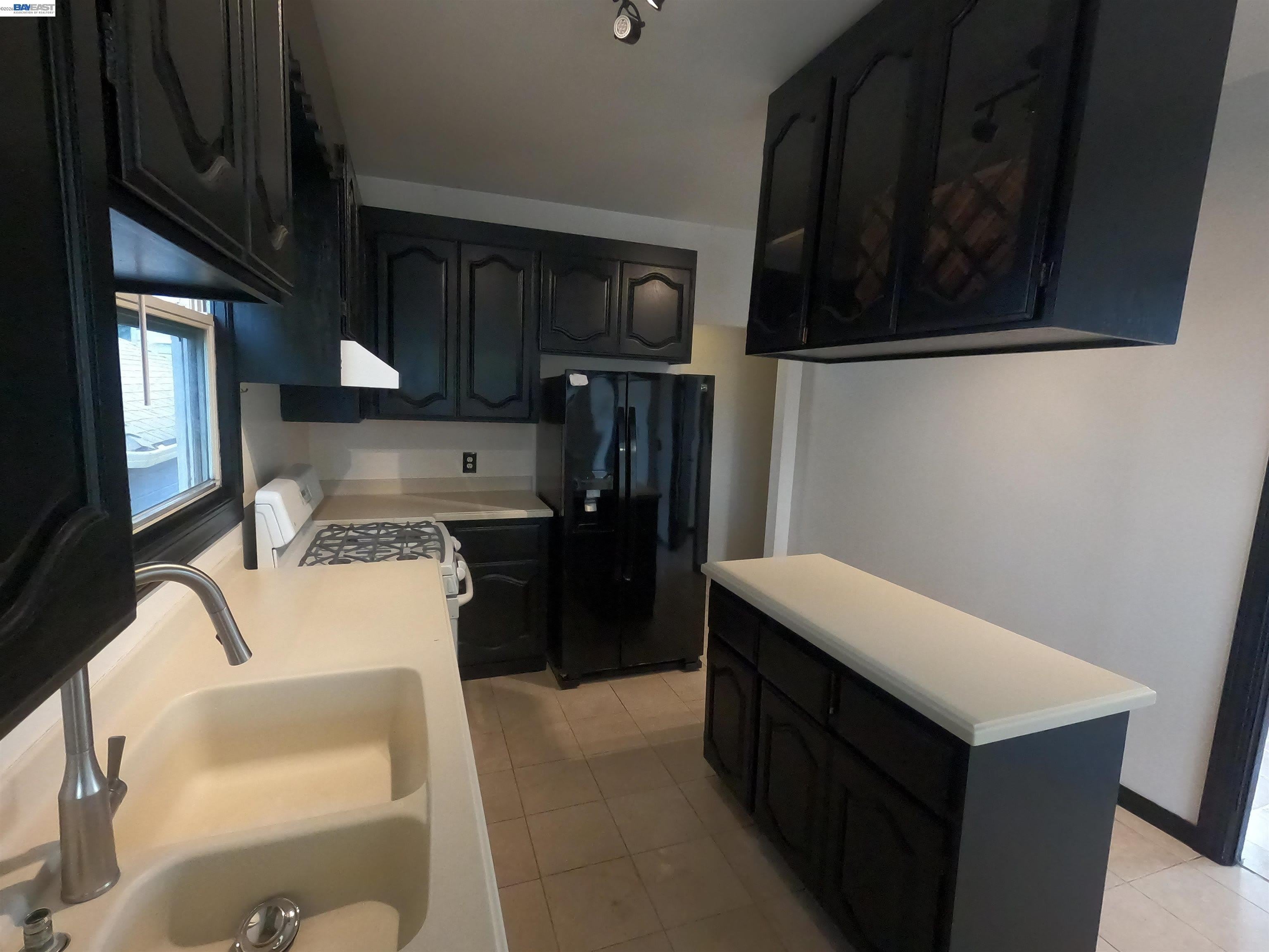 692 45Th St – photo 4