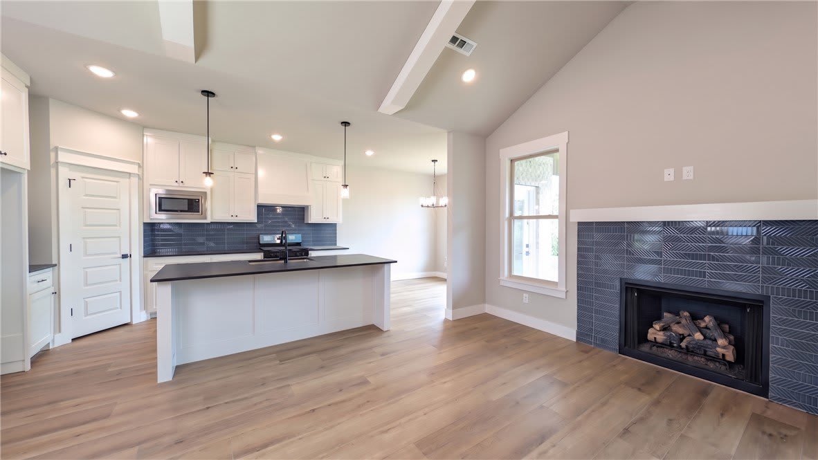 308 White Oak Street – photo 5