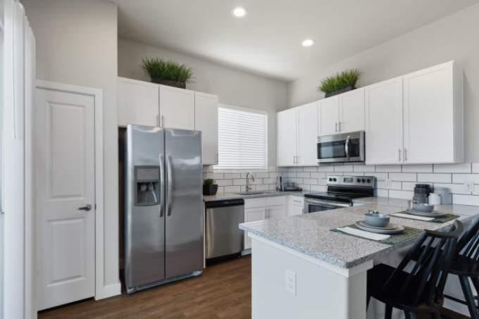 456 W Frontier Pkwy, #124 – photo 2