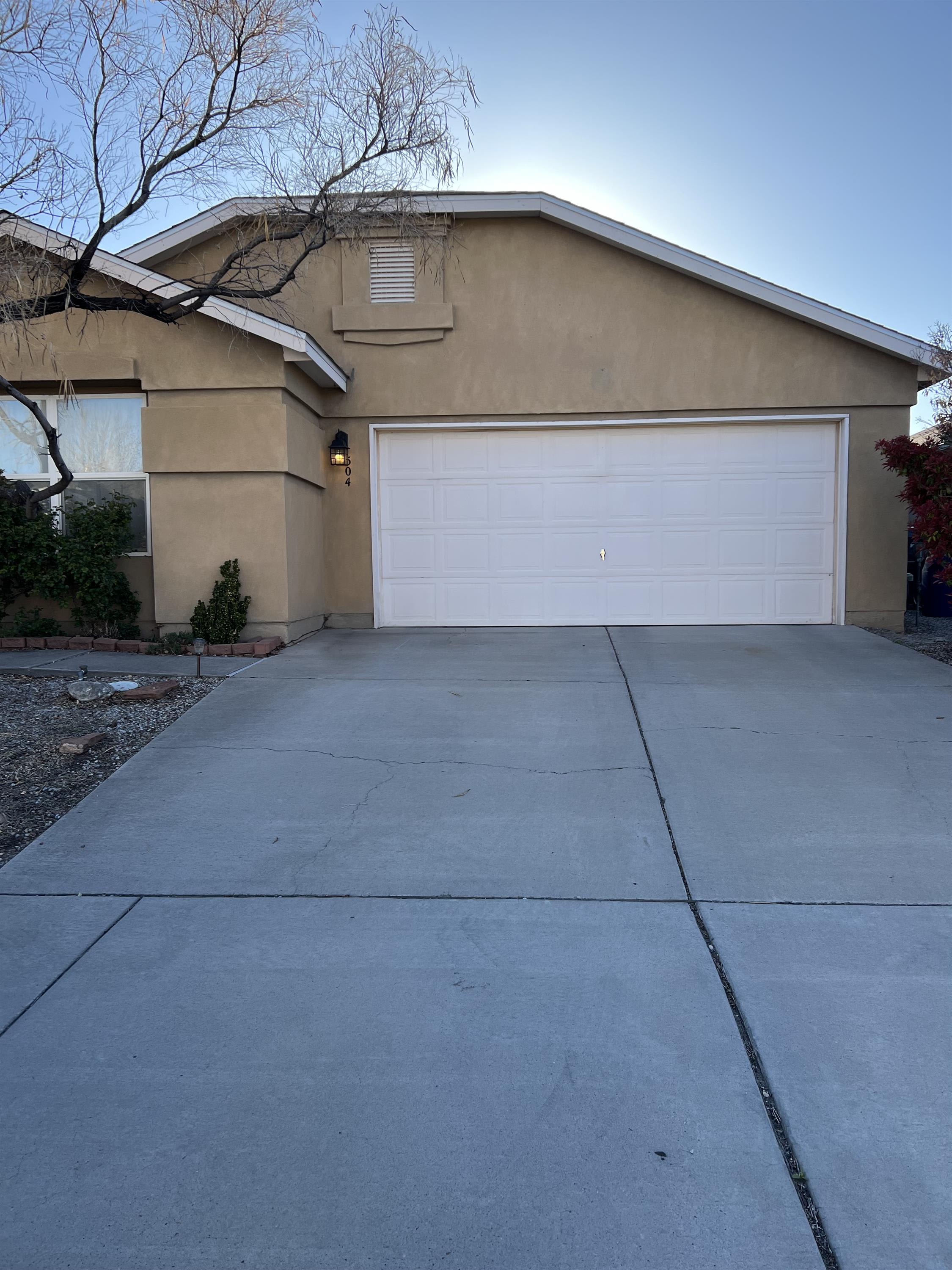 504 De Soto Street Southeast – photo 2