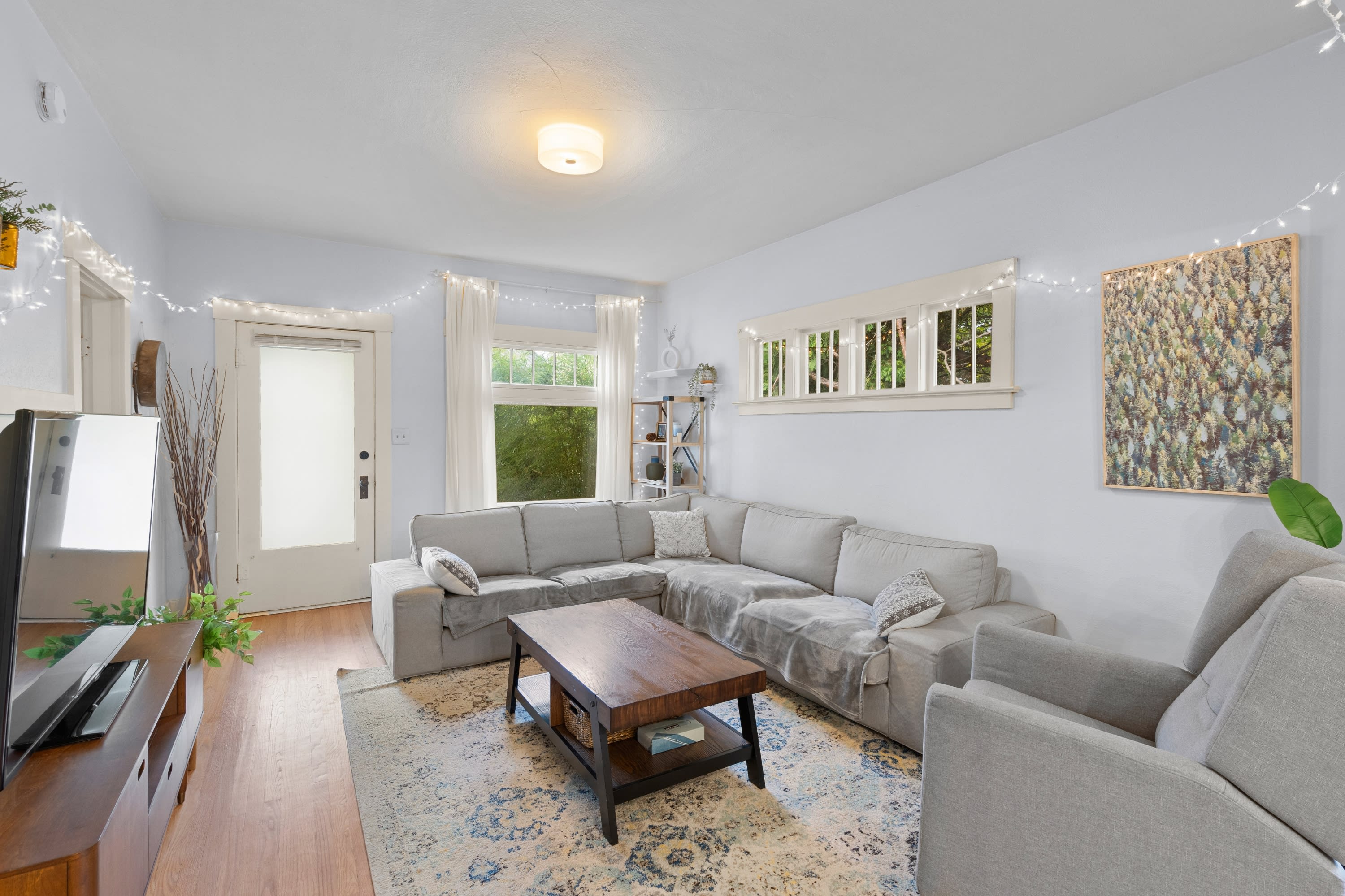 342 North 1St Avenue – photo 3