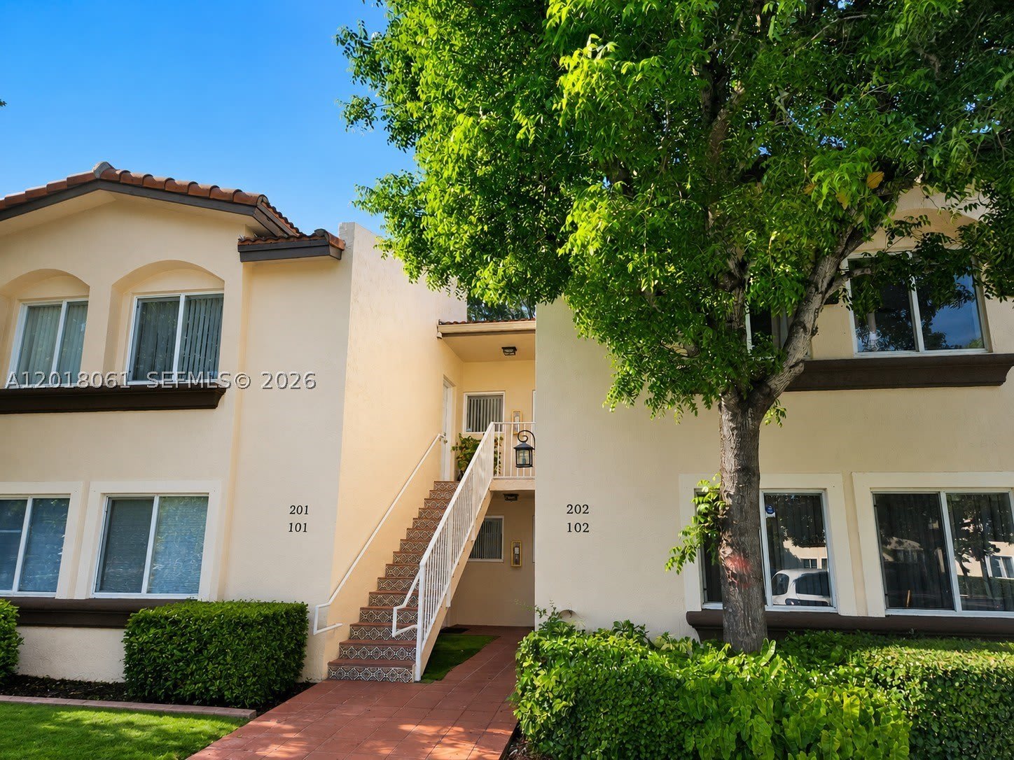 15721 SW 137th Ave – photo 1