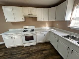 406 Courthouse Ln – photo 3