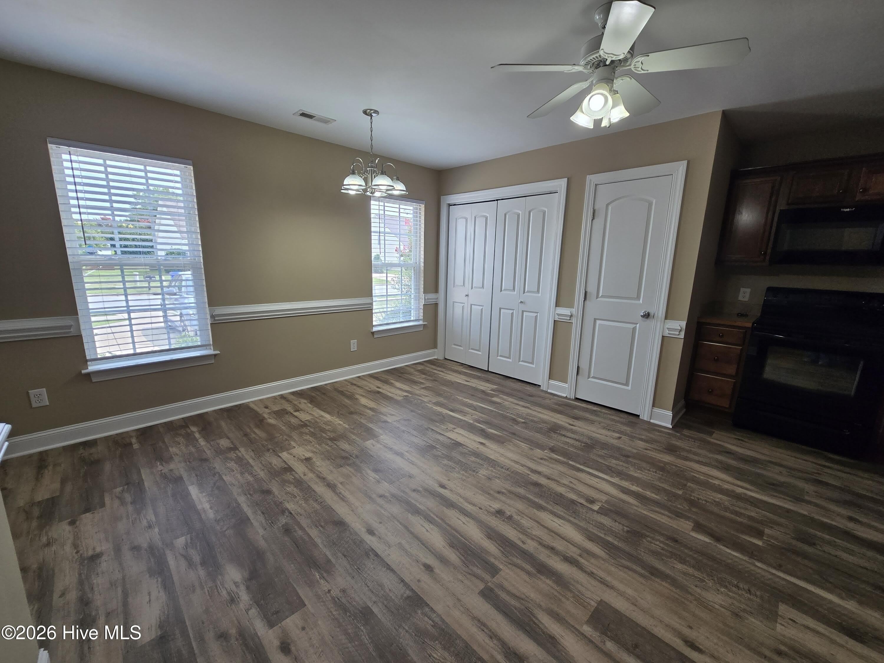 2045 Cambria Drive – photo 3