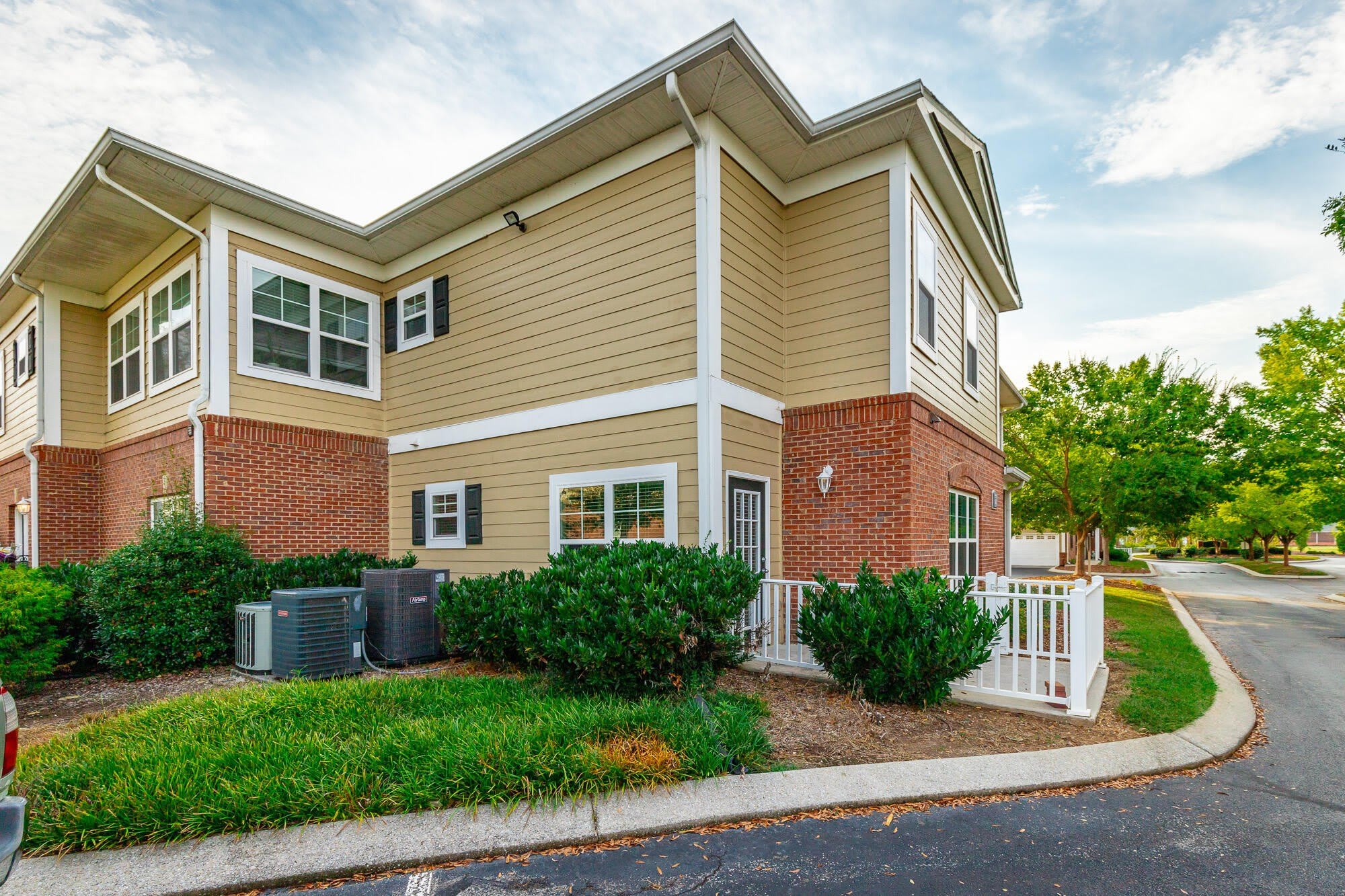 4102 Regency Court – photo 2