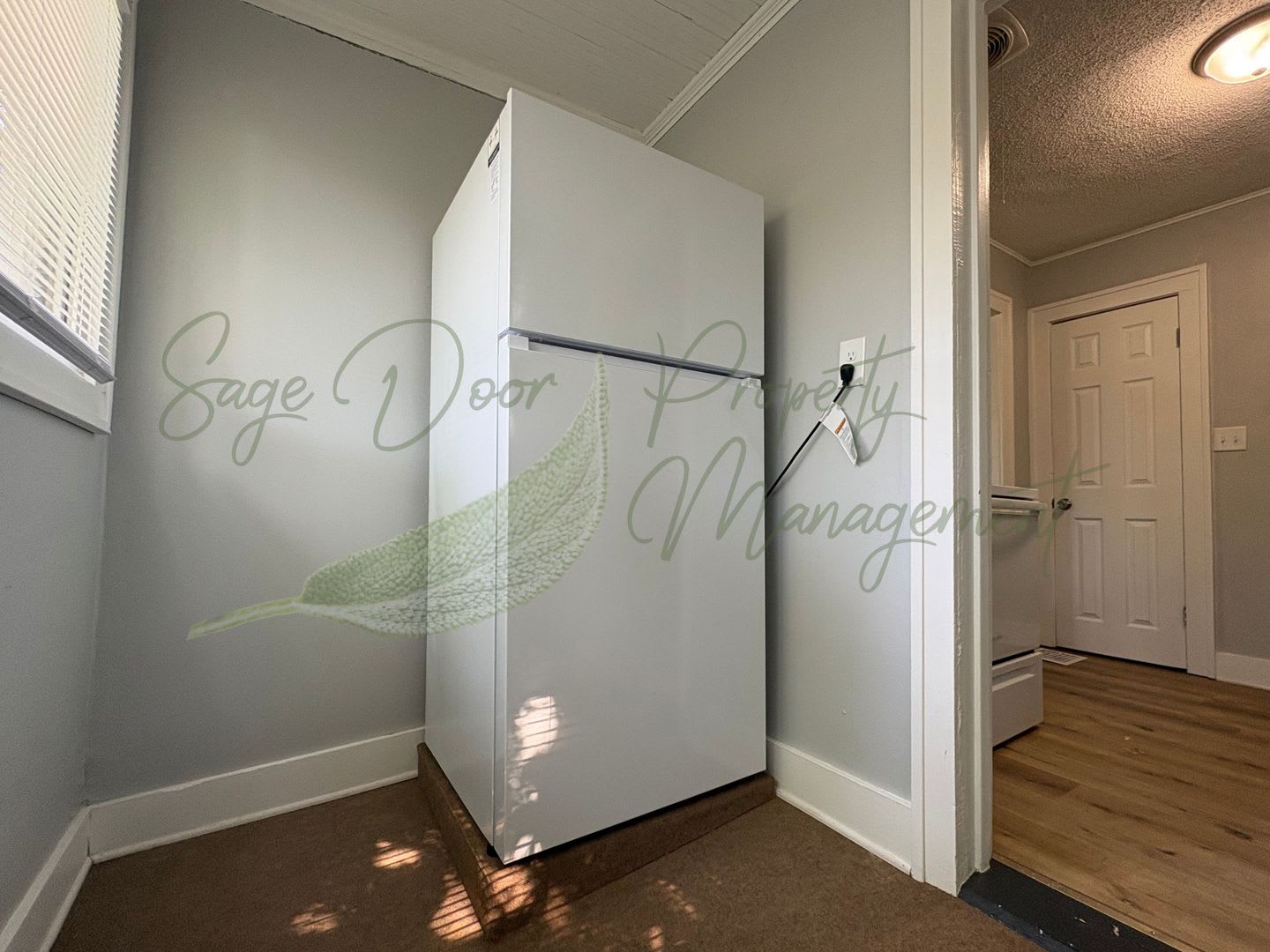 CHARMING UPDATED BUNGALOW!!!! – photo 4