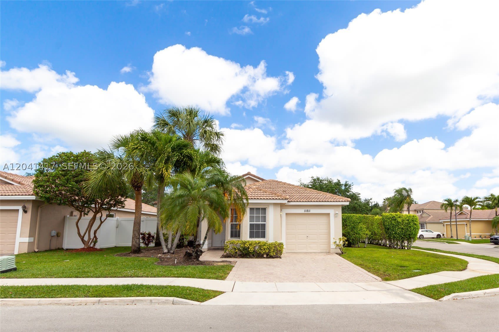 11811 Sw 8Th St – photo 1