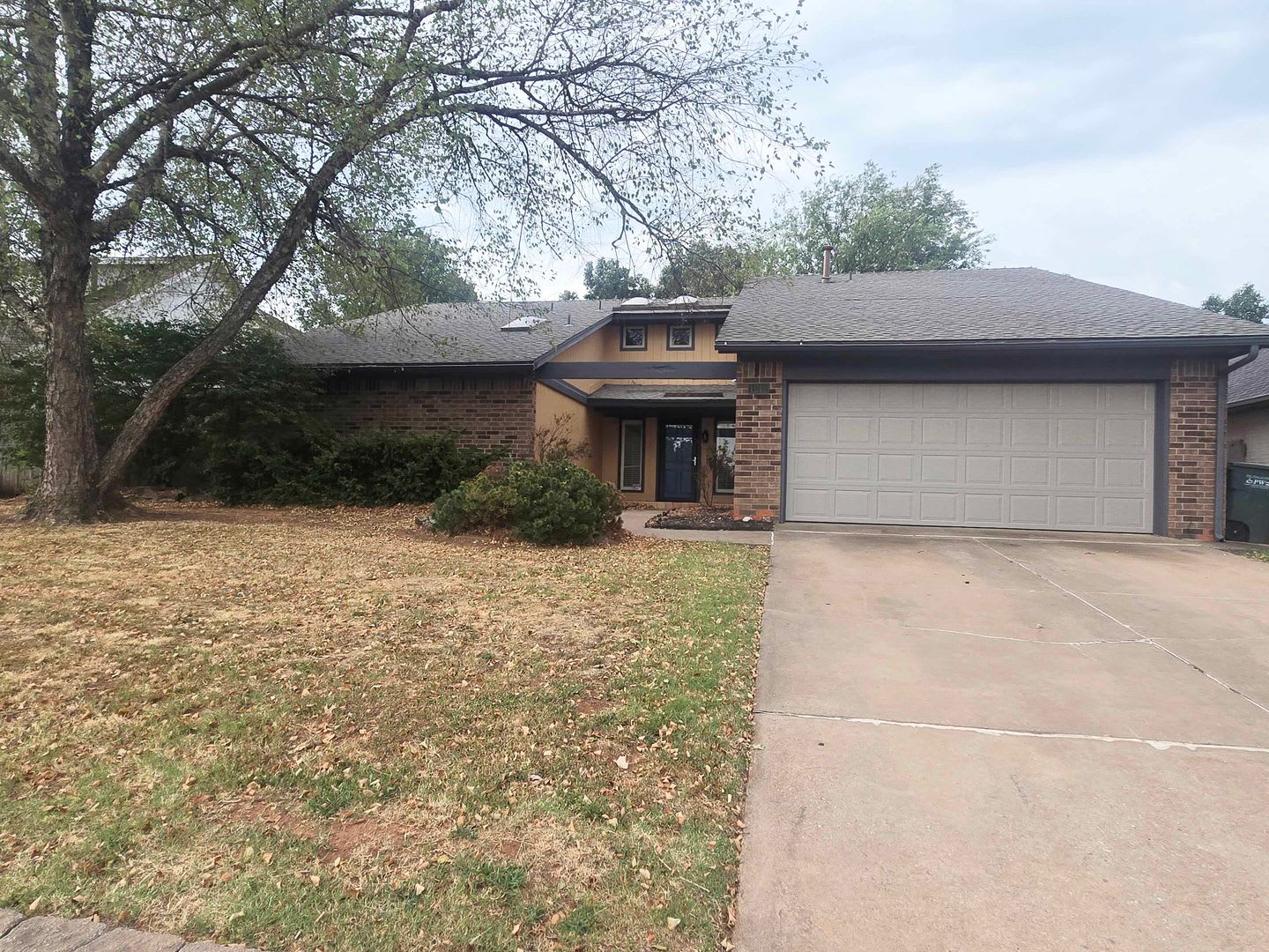 Perfect home for anyone that needs ample space! – photo 1