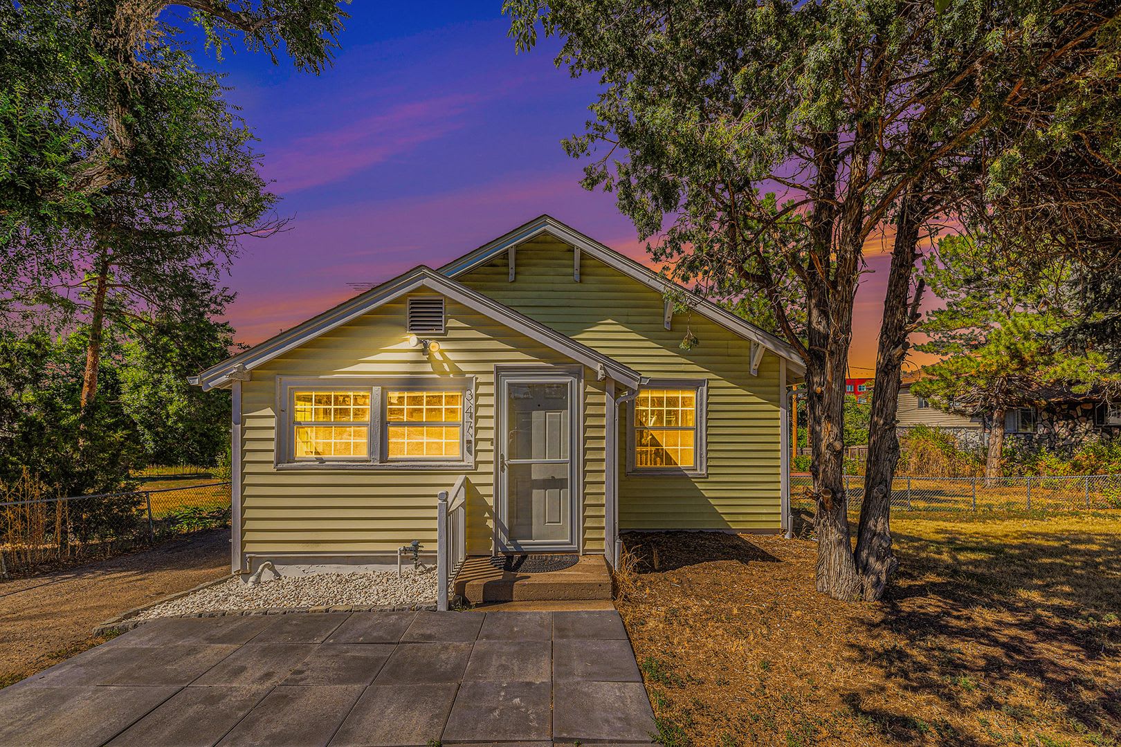 Charming 4Bed/2Bath with Huge Backyard – photo 1