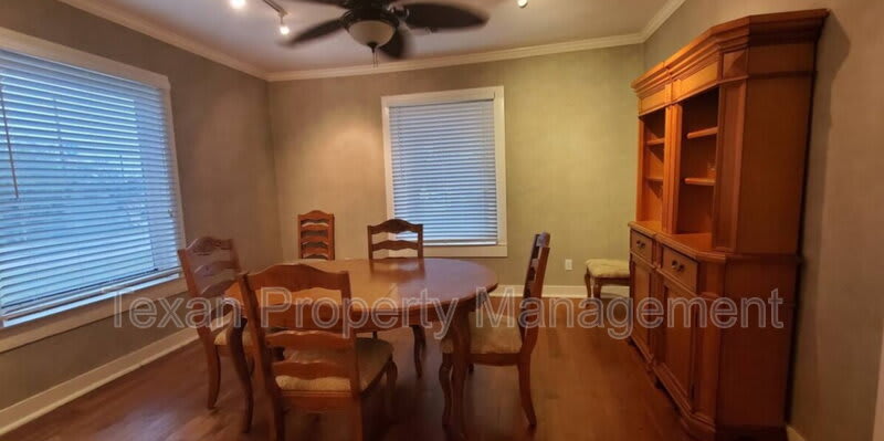 109 South Broadway Street – photo 3