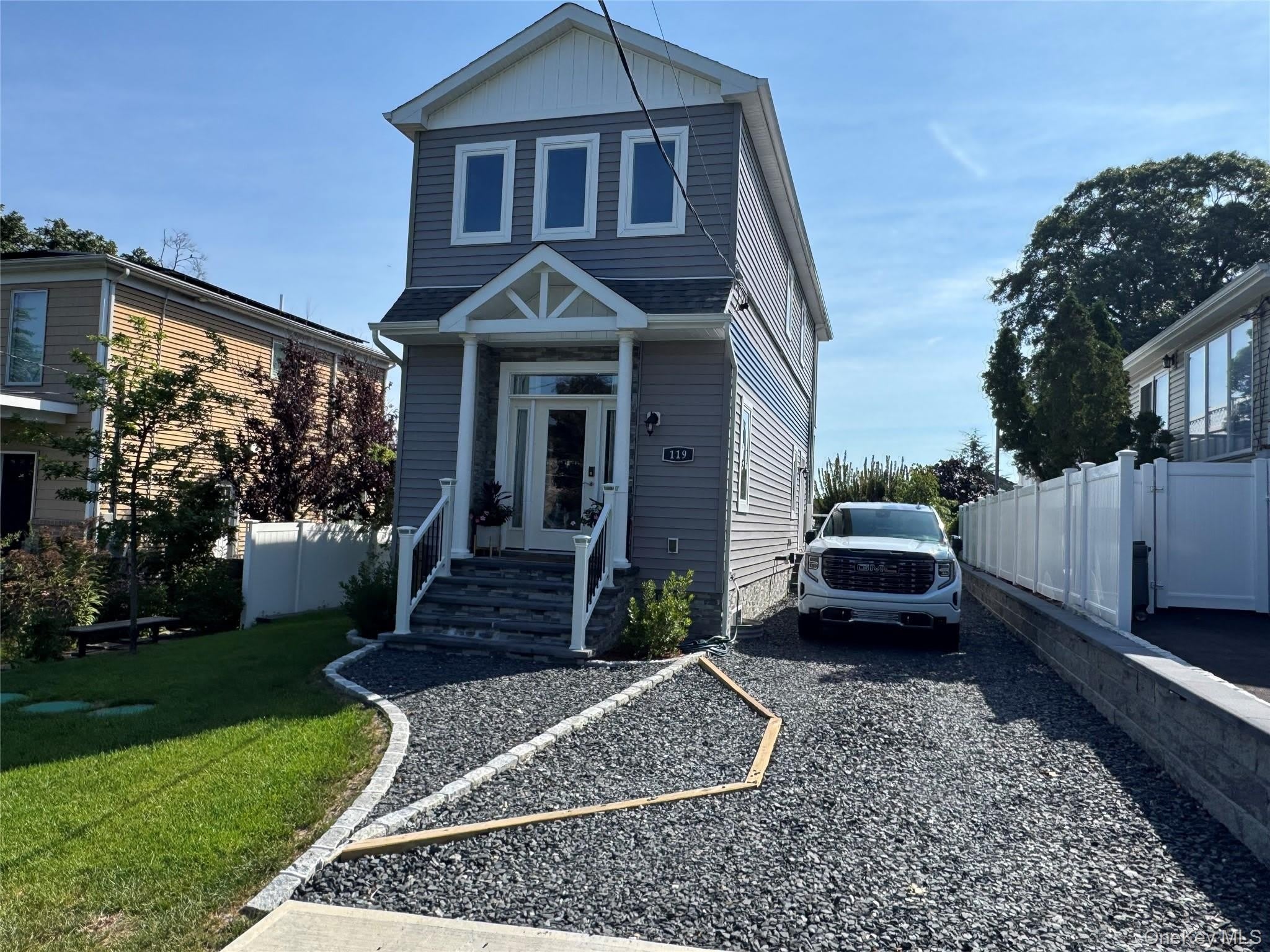 119 Whittier Drive – photo 2