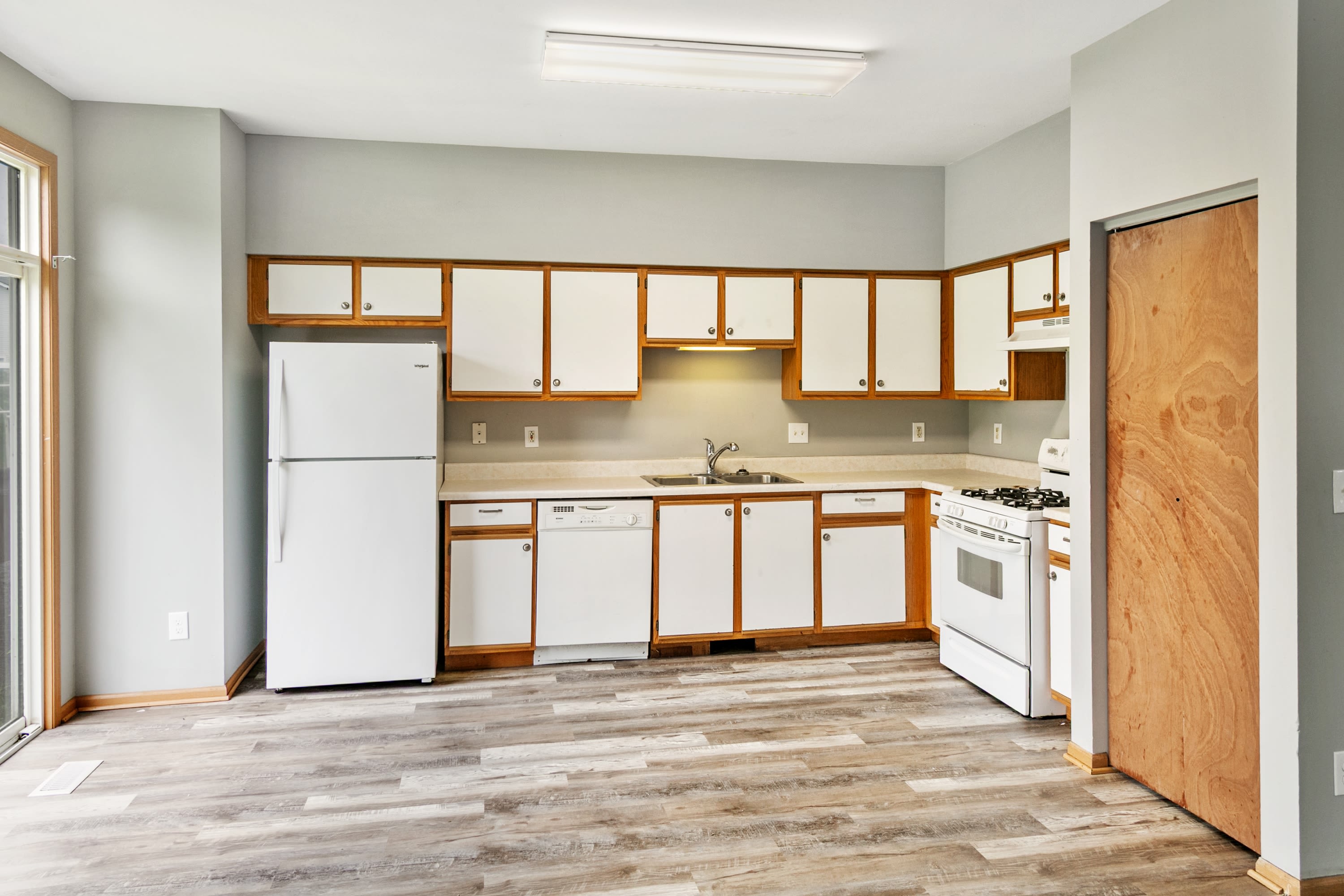 678 Zachary Drive – photo 2
