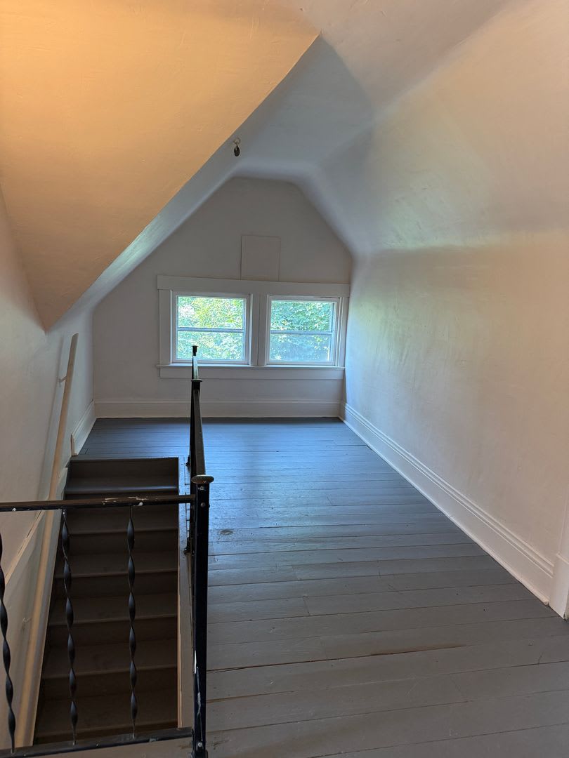 Welcome to the peace and quiet of this 4-bedroom 2-bathroom home. – photo 5