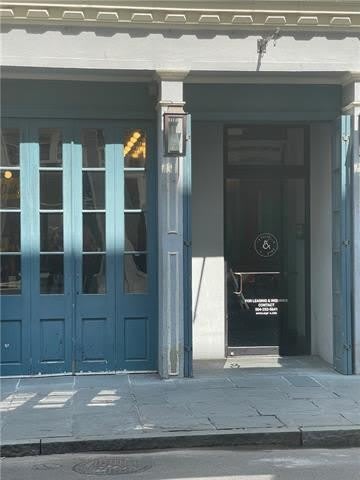 221 CHARTRES Street – photo 1