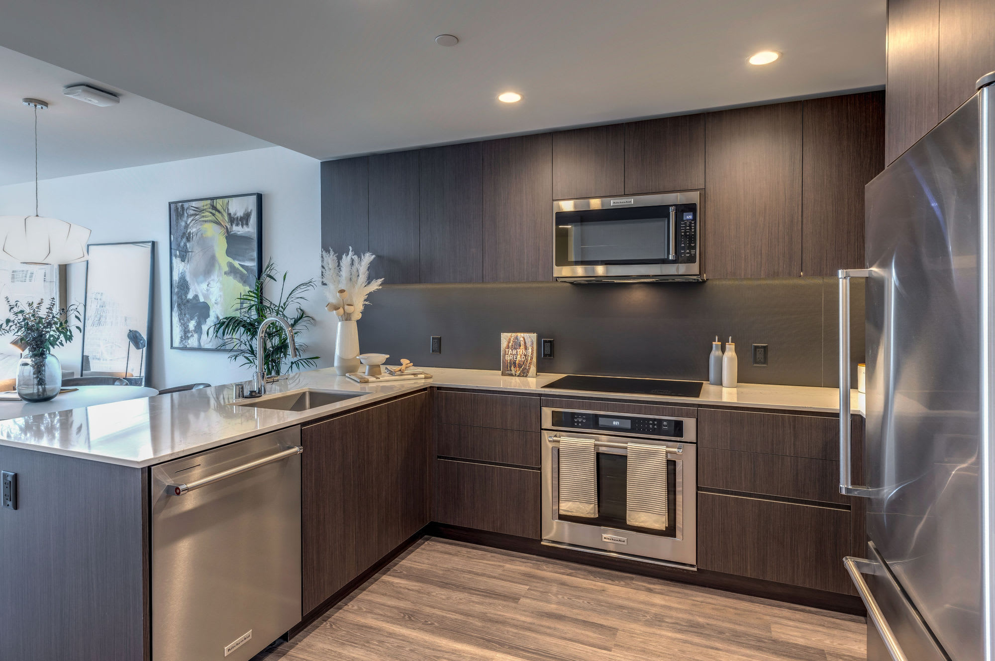 Ren – photo 2