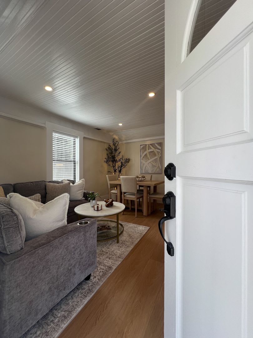 Fully Furnished Alta Heights Retreat – photo 4