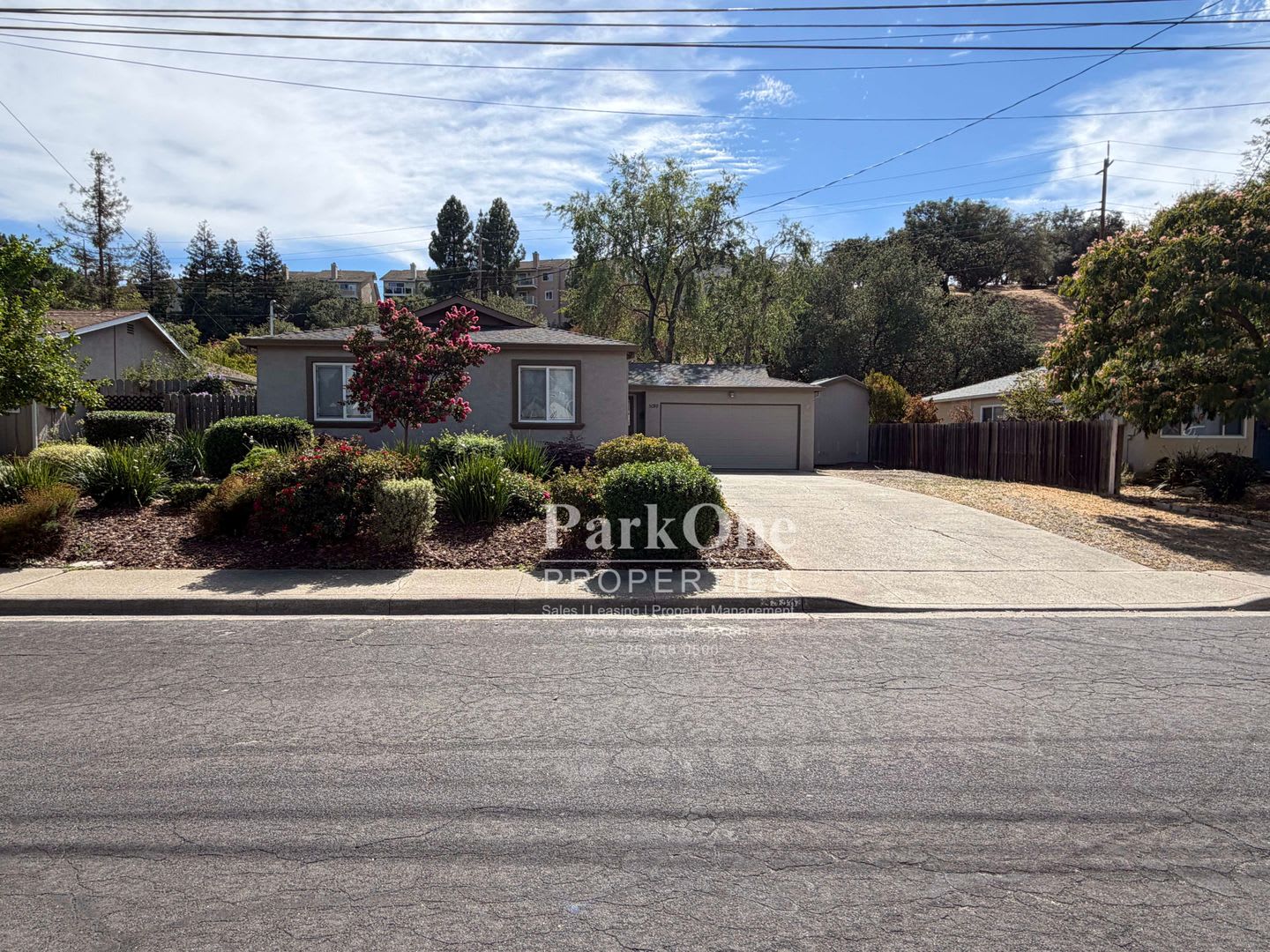 4 Bedroom 2 Bath House with Large Backyard and Spacious Outdoor Shed – photo 1