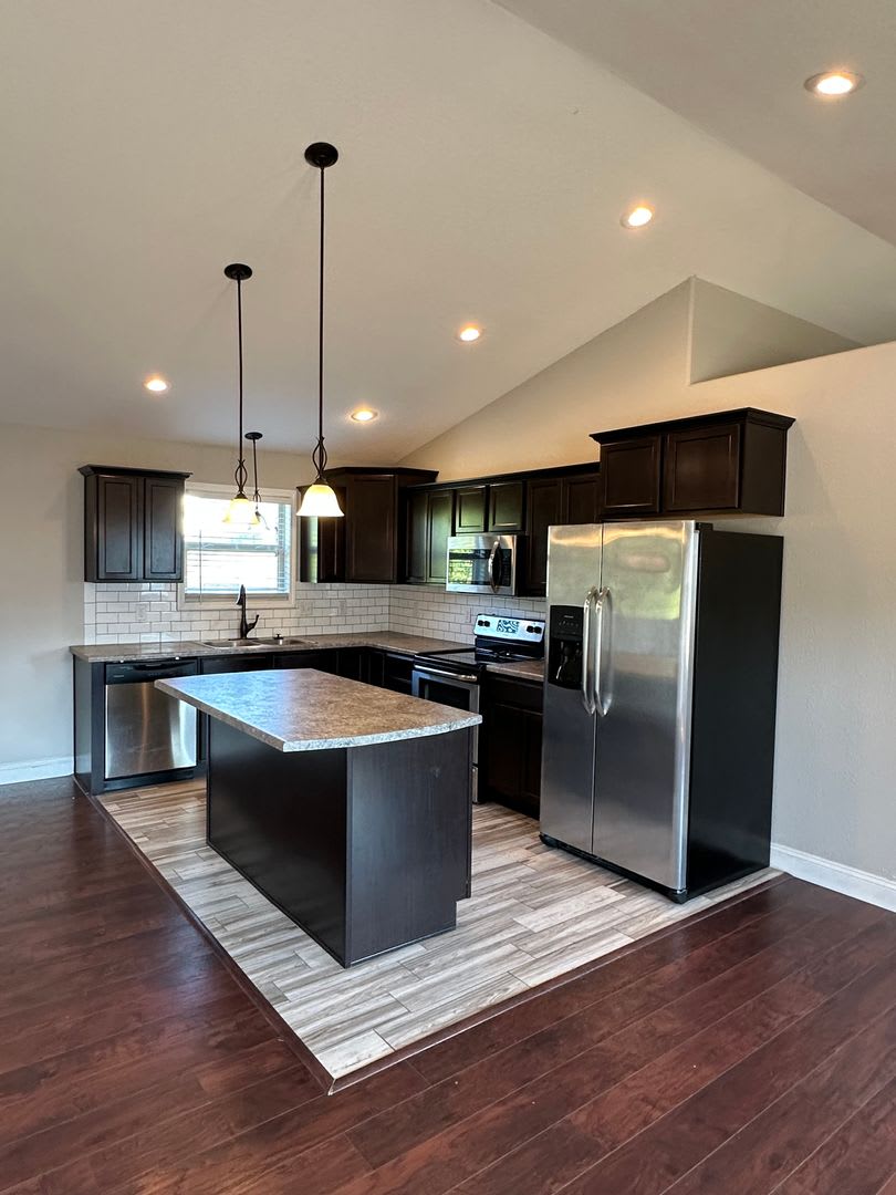 4 Bedroom 3 Bath 2 Stall Garage in Waynesville – photo 3