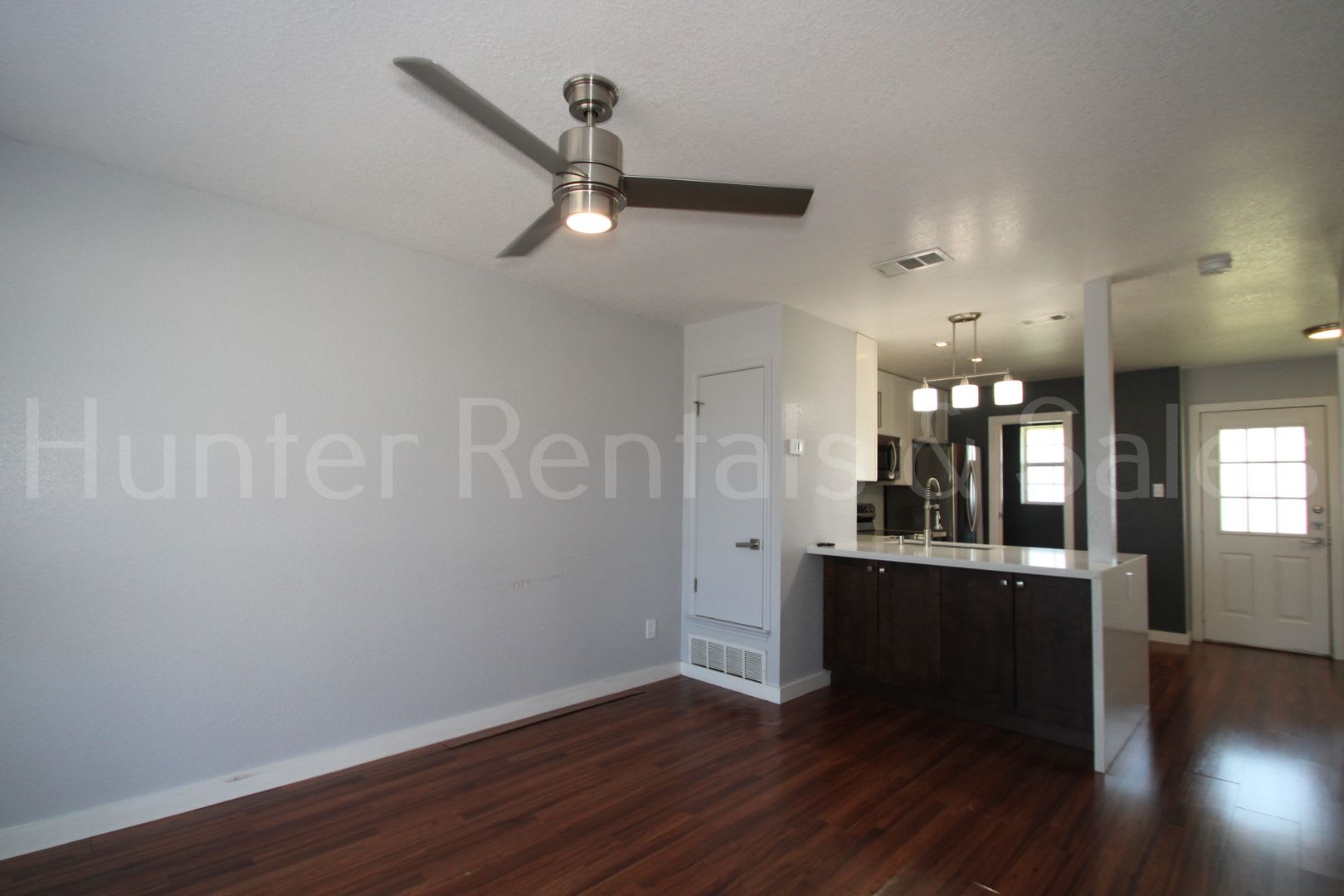 Beautiful 2 Bedroom, 1.5 Bath Townhouse – photo 2