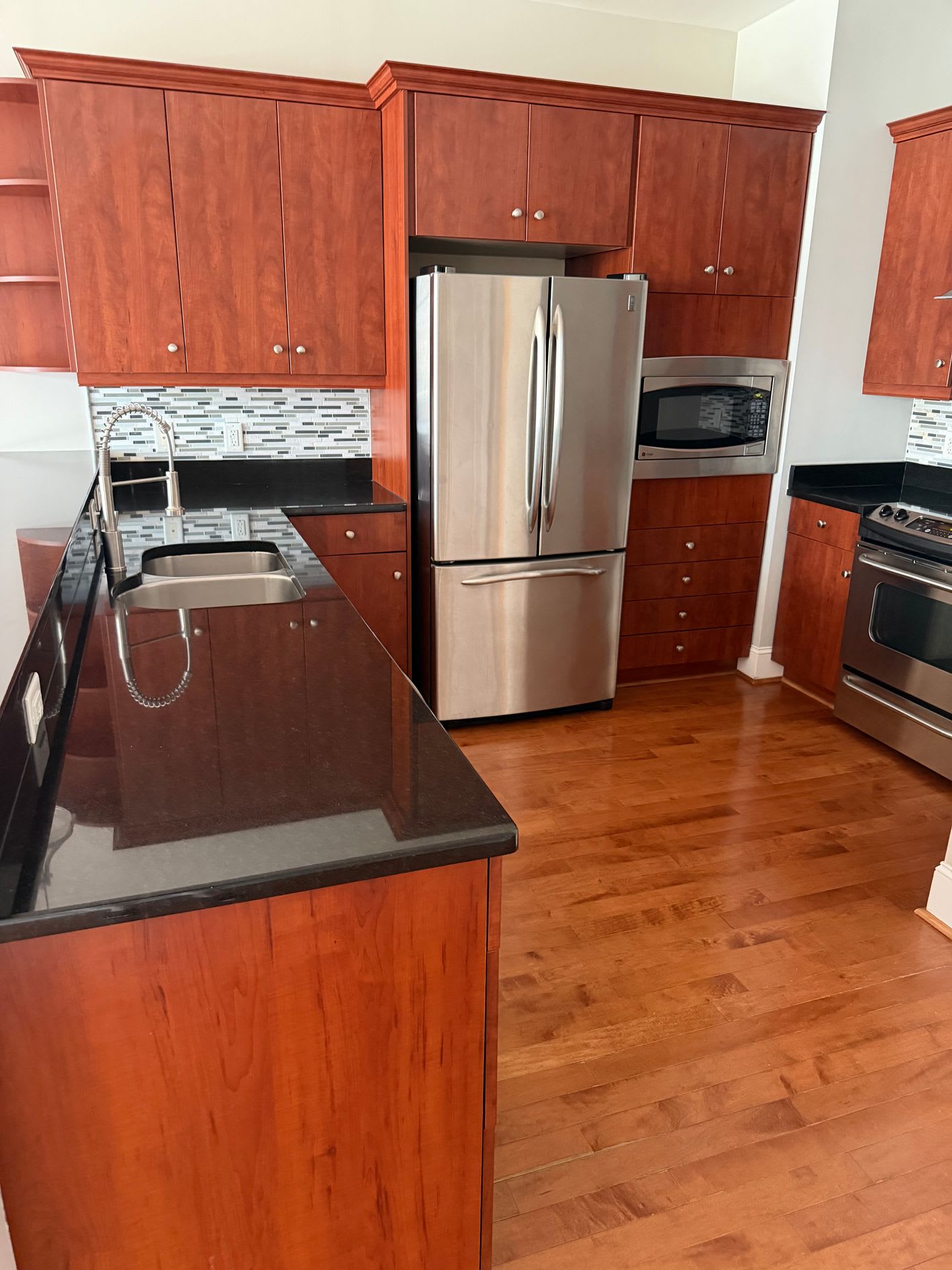 Your Dream Downtown Condo Awaits! – photo 3