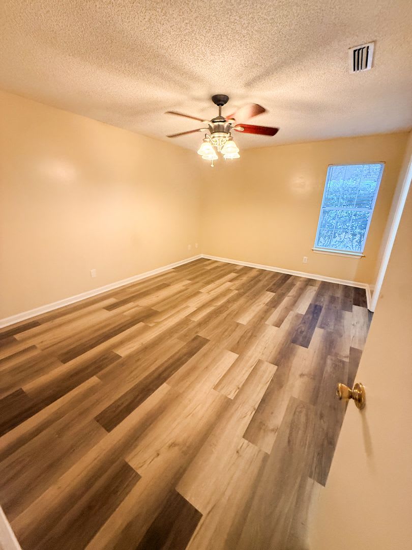 323 Jennifer Circle, Valdosta, 3BR/2BA – photo 3