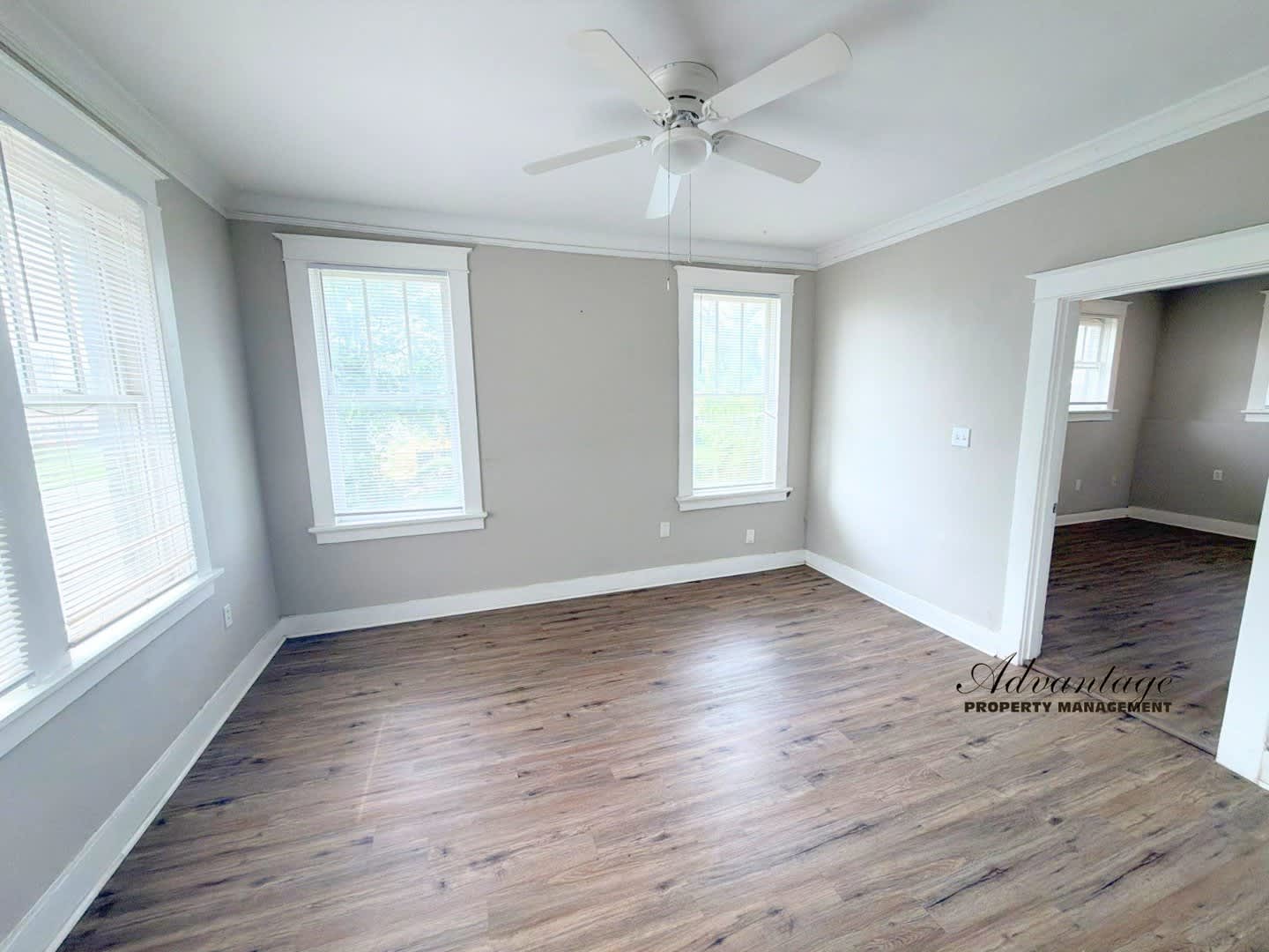 525 N Waldran Blvd Unit 4 – photo 2
