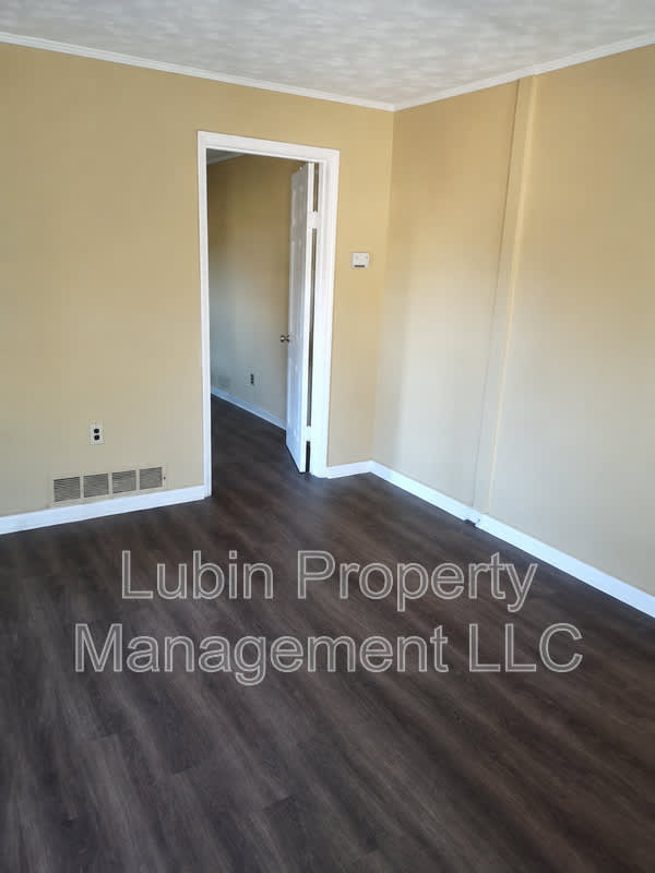 1484 Oaklawn St – photo 4