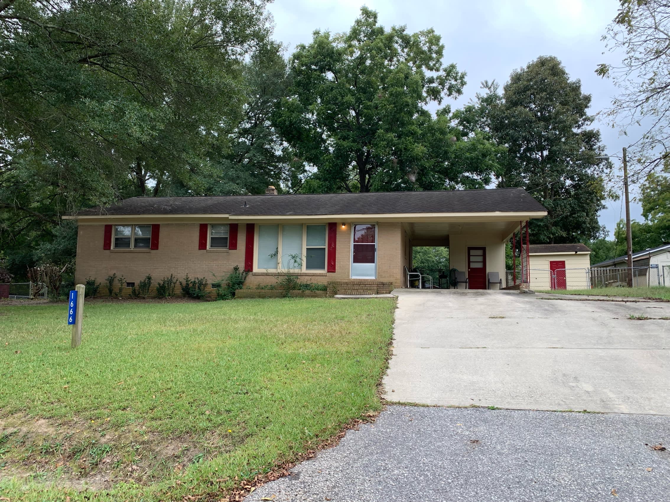 1666 Summit Ave. – photo 2