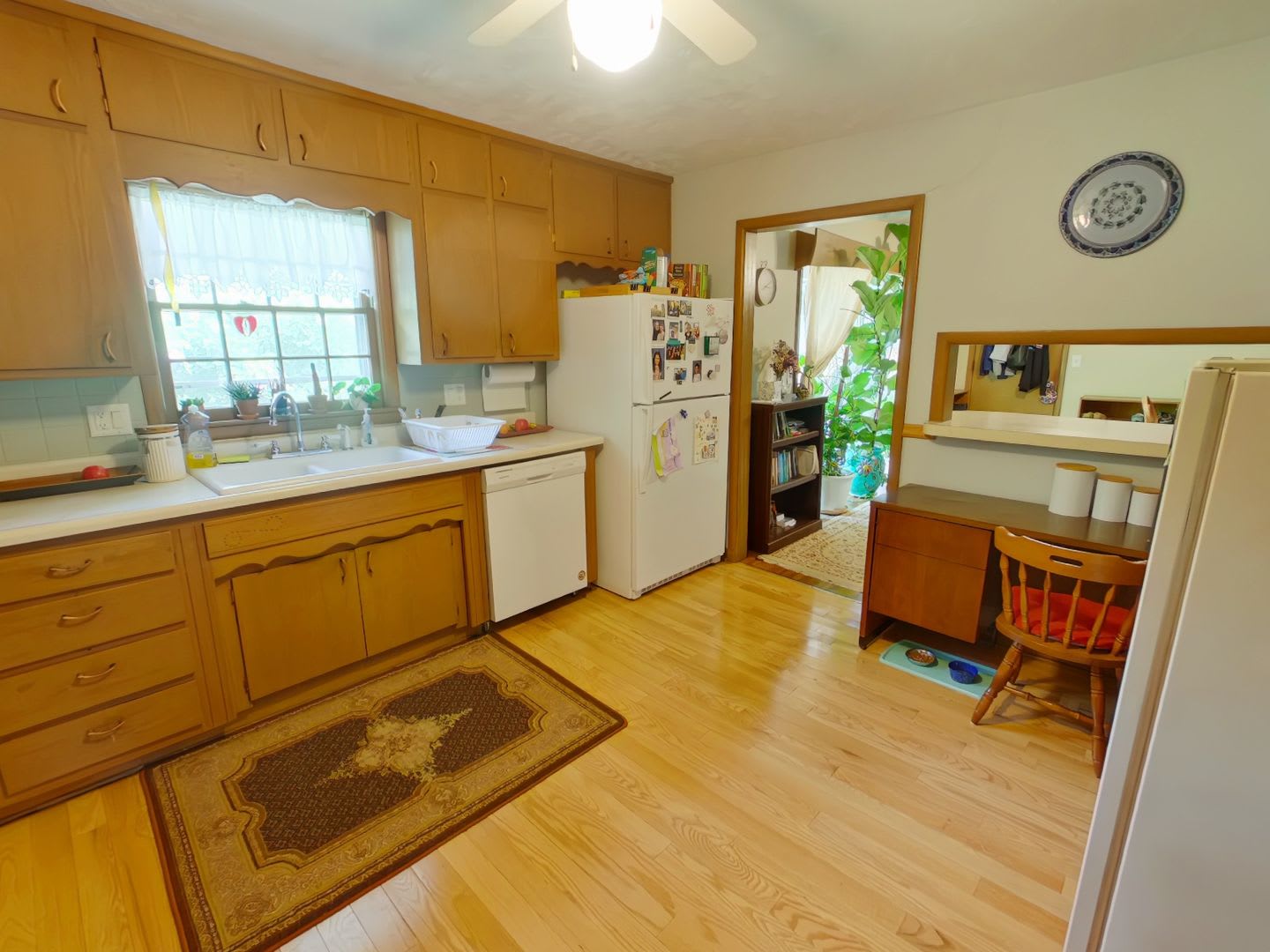 Fully Furnished 5BR Home with Garage & Large Yard – photo 5