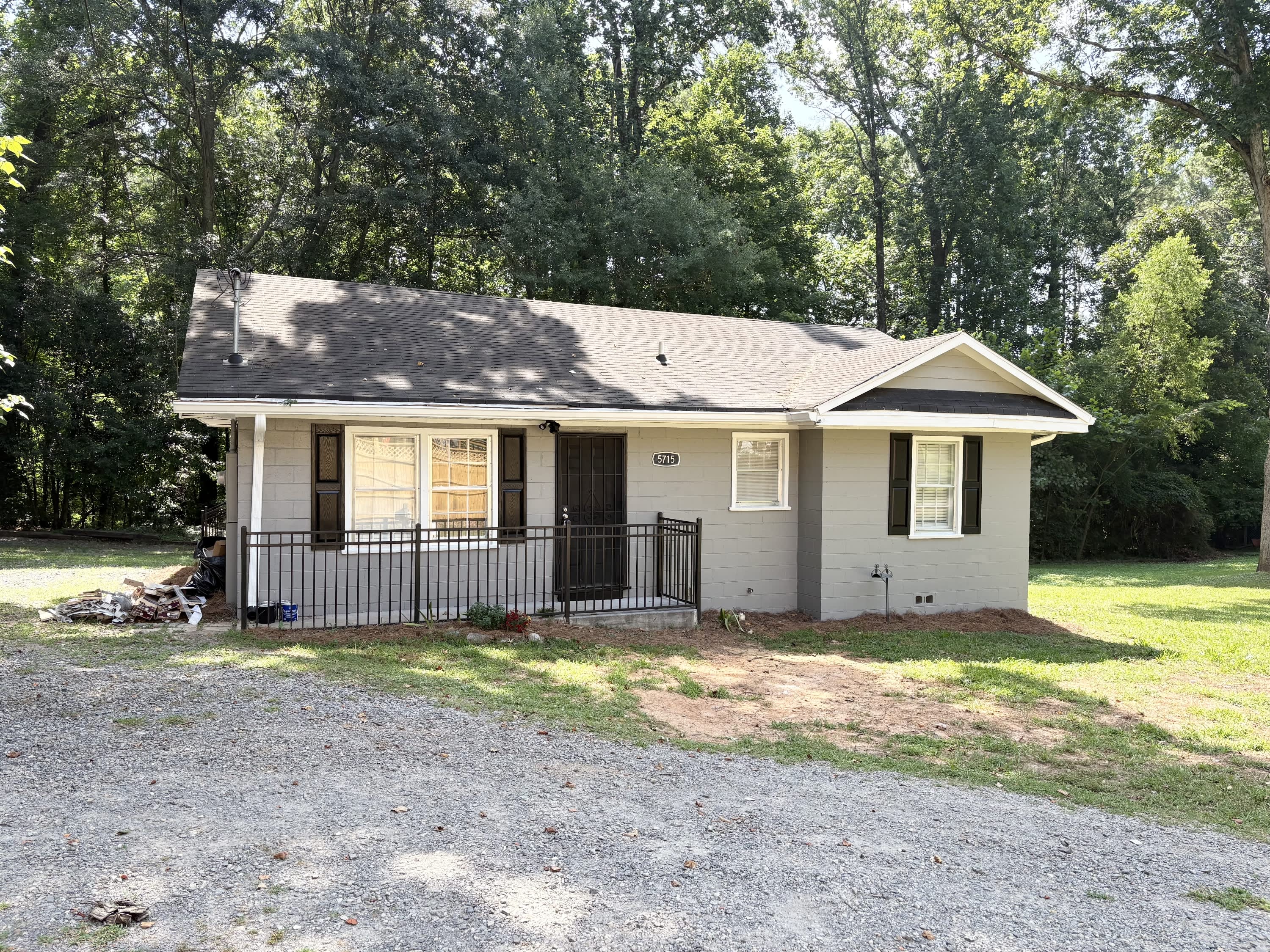 5715 Harding Drive – photo 1