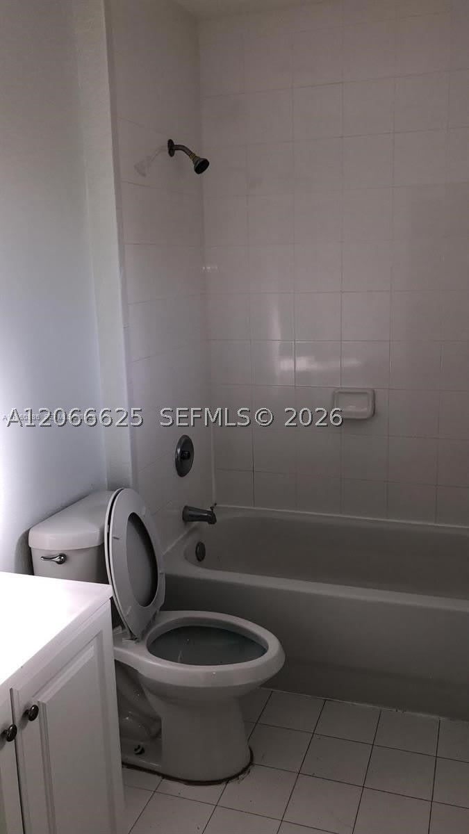 661 SW 10th st – photo 2